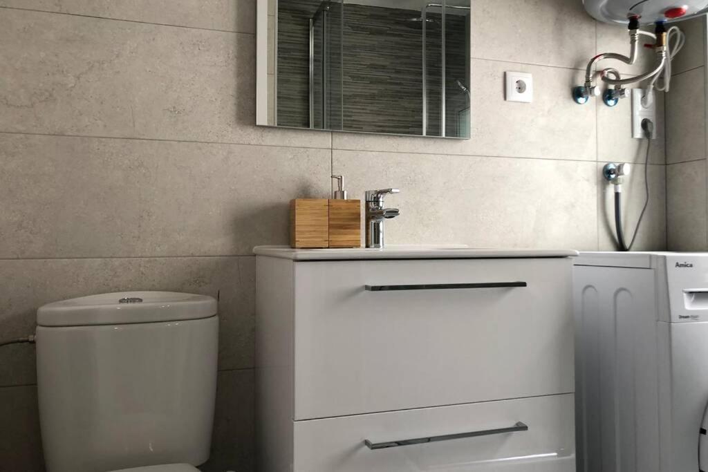 M3 Terrace. Cool Apartment 15 Min Center By Metro Esplugues de Llobregat Exterior foto